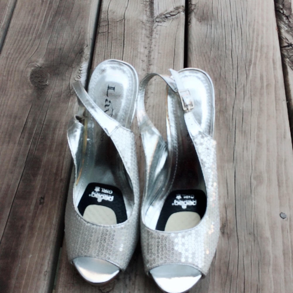 Women's shoes